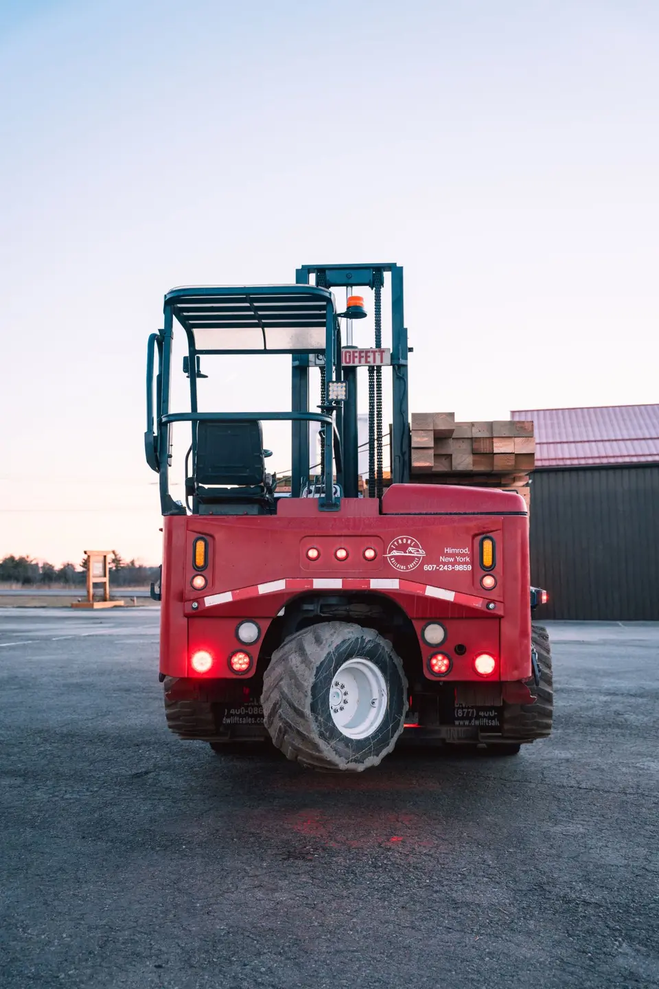 Moffett forklift carrying lumber at Tyrone Building Supply
